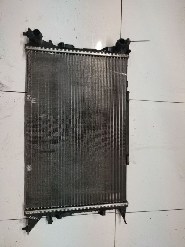 Audi A5 2009 Vandens radiatorius (ausinimo radiatorius)