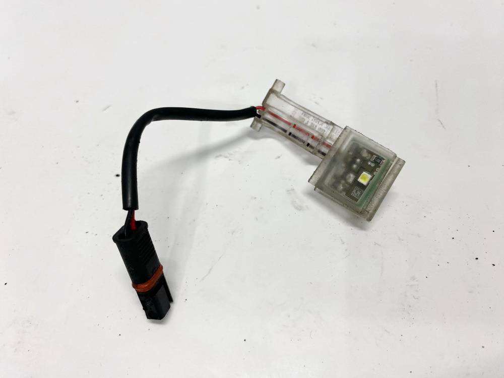 7277448 BMW 3-Series 2016 porte avant droit intérieur lumière