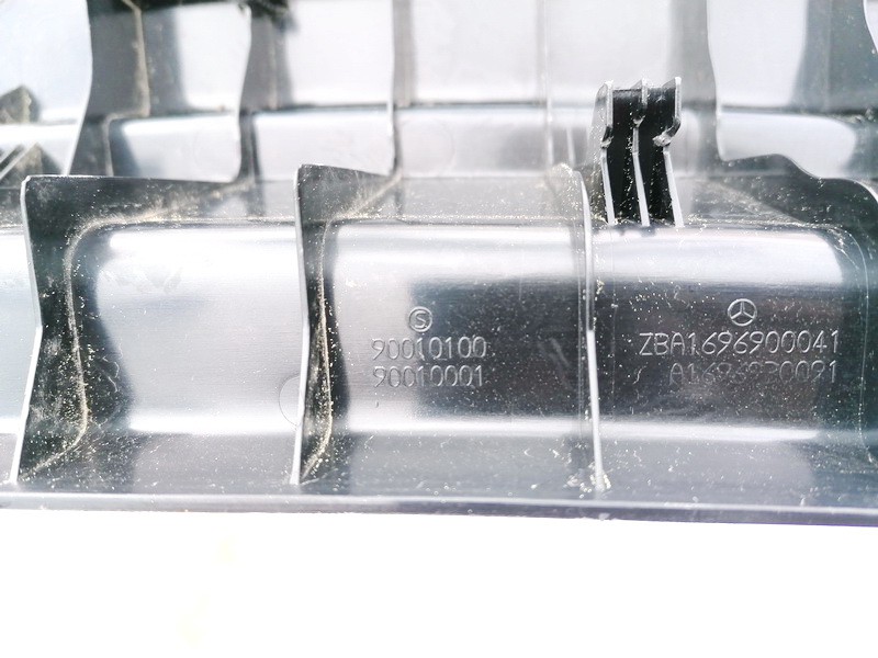 A1696900041 Mercedes-Benz A-CLASS 2005 Bagazines vidine apdaila prie spynos - Thumbnail 3