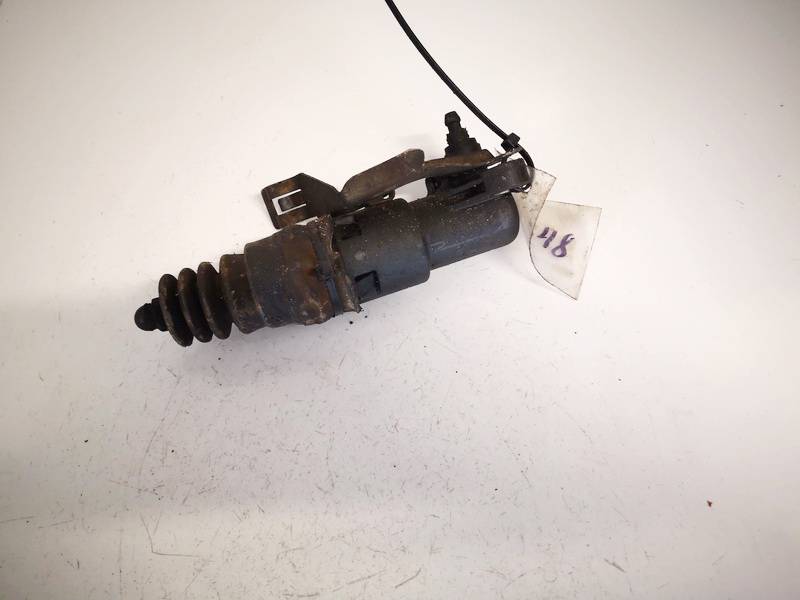 8E0721257A Audi A4 1998 Kytkinn pääsylinteri