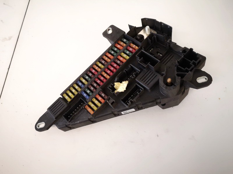 913883001 BMW 5-Series 2007 Fuse box