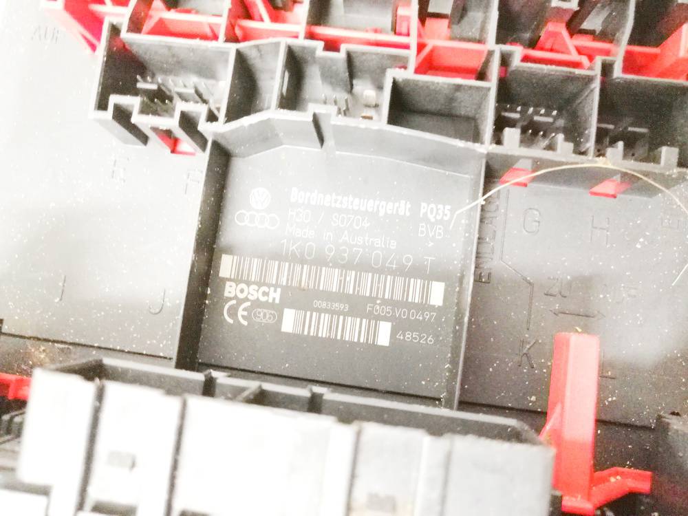 1K0937049T Volkswagen Golf 2004 Fuse box - Thumbnail 3