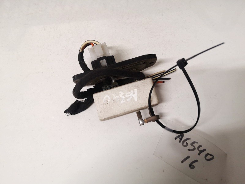 76886 Mitsubishi Space Star 2002 Peciuko reostatas (ezys) (ventiliatoriaus rele)