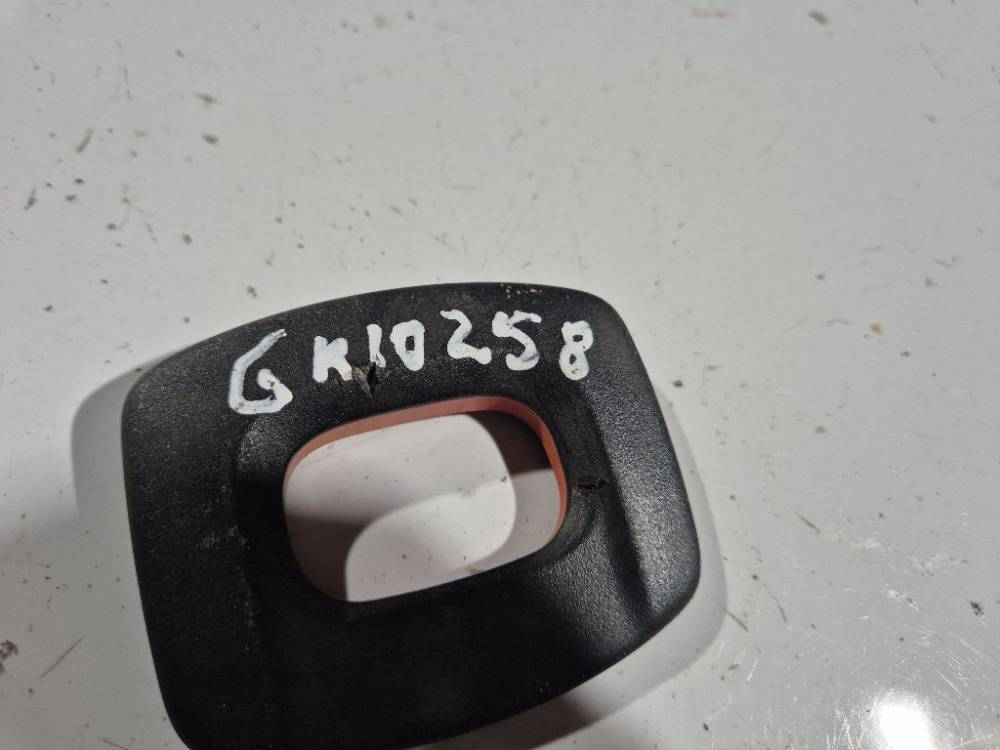 332253005 Ford Fiesta 2011 Wykończenie wnętrza (plastikowe elementy)