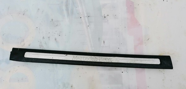 A1696800074RE Mercedes-Benz A-CLASS 2005 Vidinio slenkscio apdaila P.D.