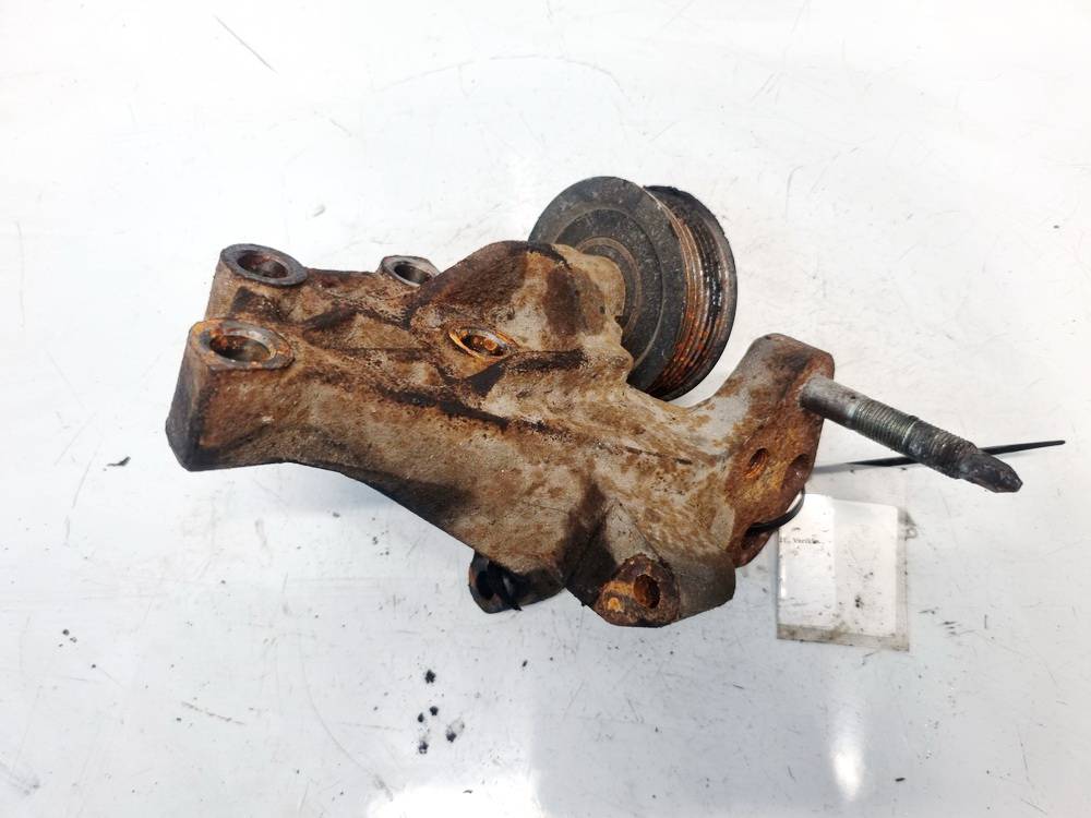 Toyota RAV-4 2007 Variklio kronsteinas ir Greiciu dezes kronsteinas