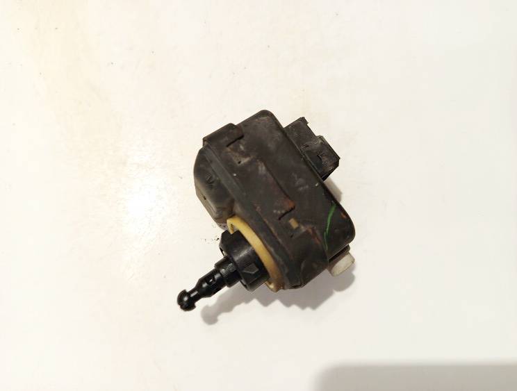 89036766 Toyota Yaris 2007 Моторчик корректора фары - Thumbnail 2