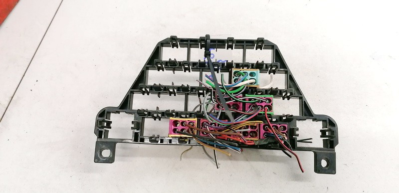 4A0937545 Audi 100 1991 Fuse box