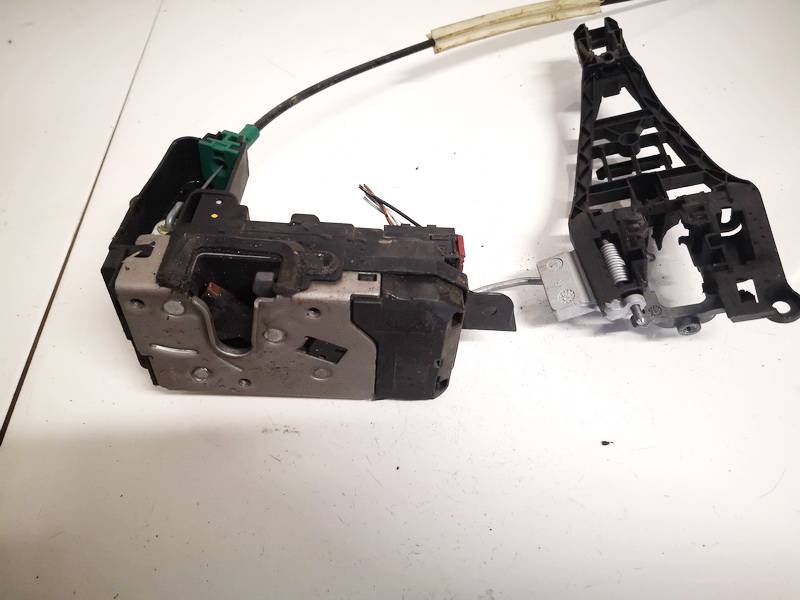 13210749 Opel Astra 2006 Door Lock Mechanism - FRONT RIGHT