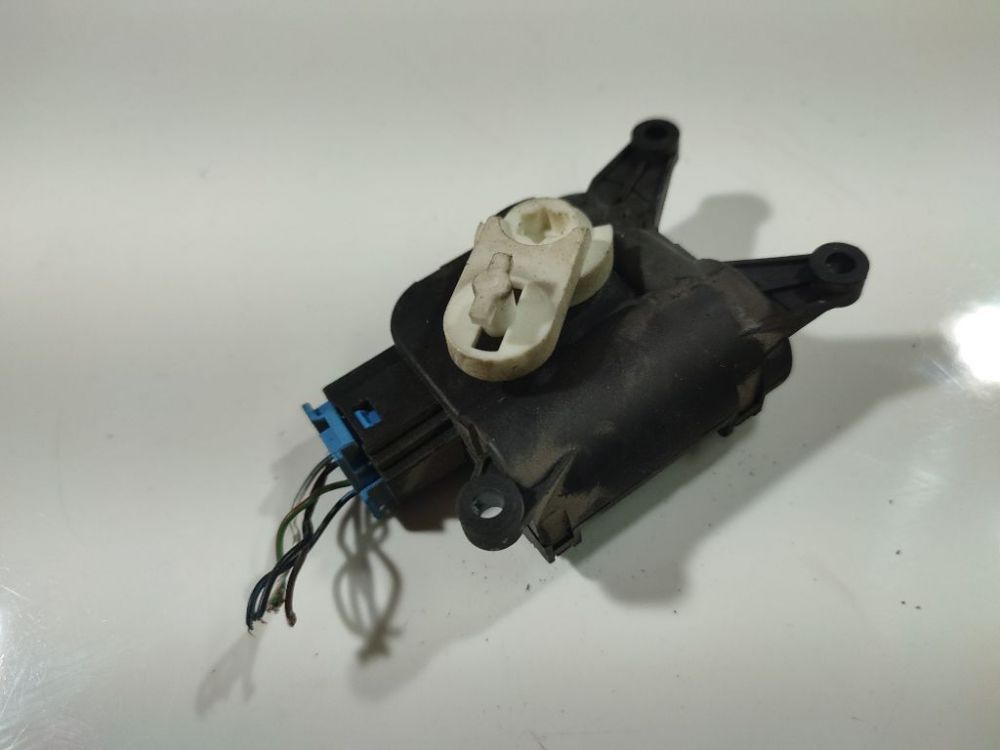 0132801340VW Audi A3 2007 Heater Vent Flap Control Actuator Motor - Thumbnail 3