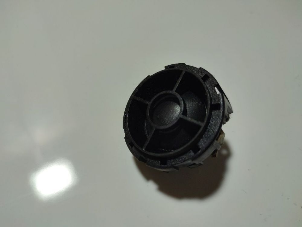 D1P2C01739 Ford C-MAX 2008 Speaker (audio) - Thumbnail 3