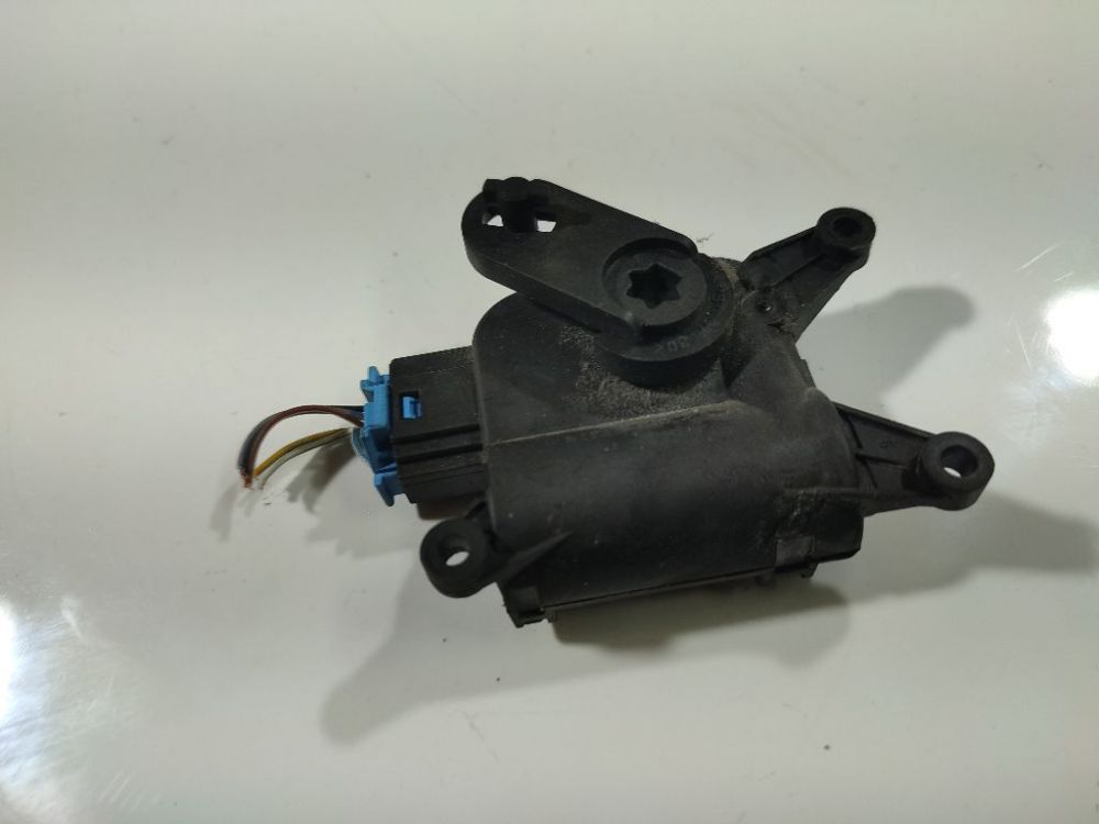 0132801341 Audi A3 2007 Servomotor-MOTOR APERTURA TRAMPILLAS CLIMATIZADOR - Thumbnail 3