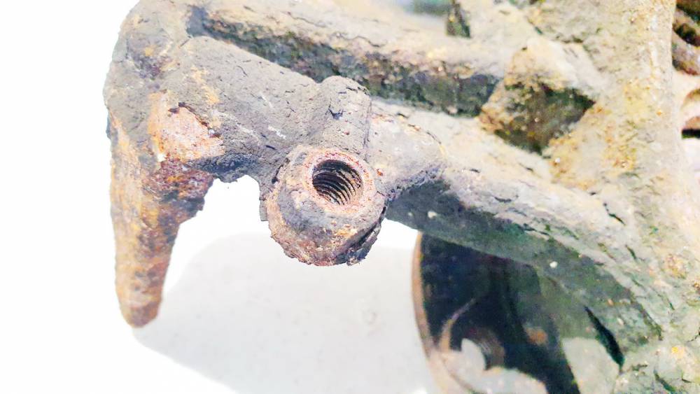 Volkswagen Golf 2007 Rumbula kronšteins - PRIEKŠA PA LABI - Thumbnail 2