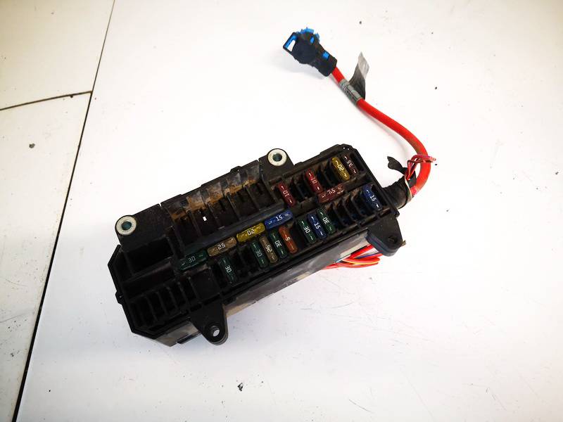 6113690058301 BMW 7-Series 2004 Fuse box