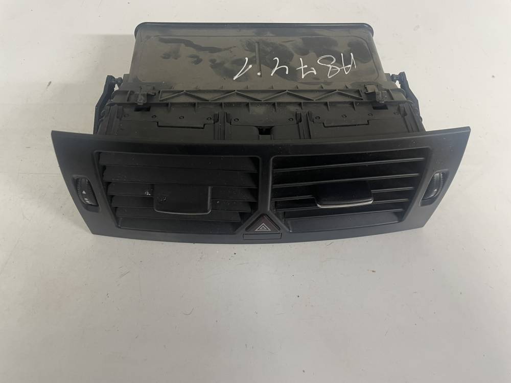 1698300054 Mercedes-Benz A-CLASS 2004 Dash Vent (Air Vent Grille)
