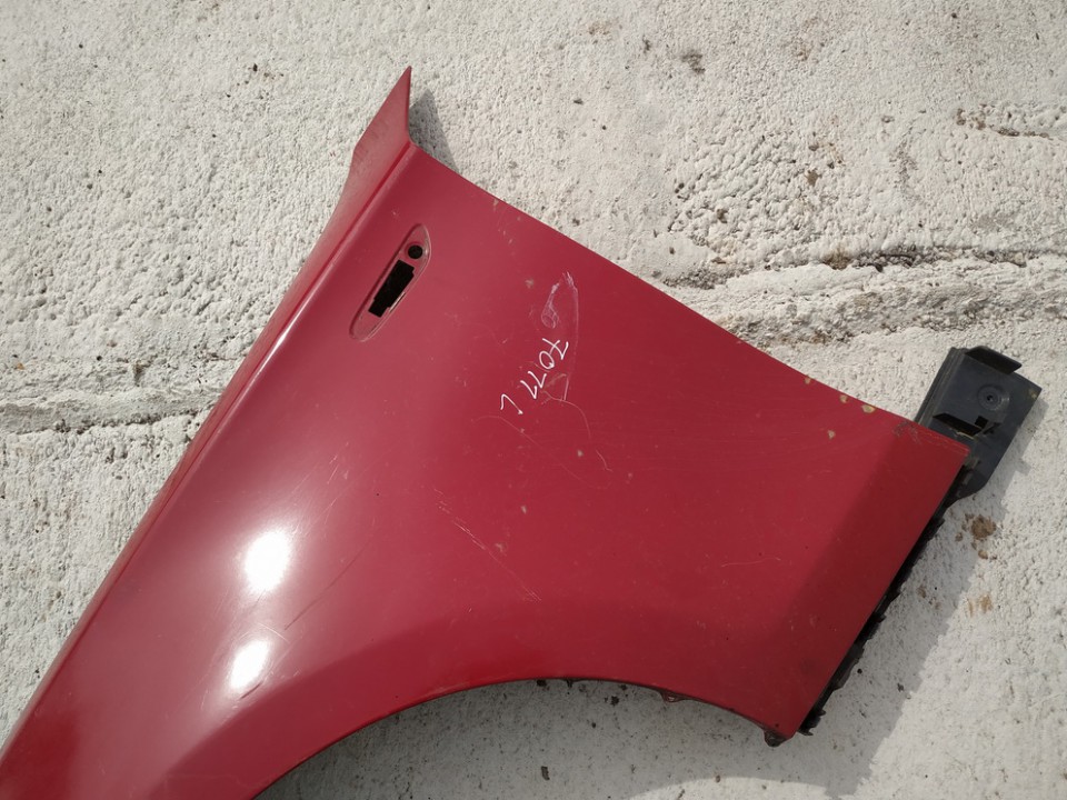 RAUDONAS BMW 1-Series 2007 Sparnas P.K. - Thumbnail 3