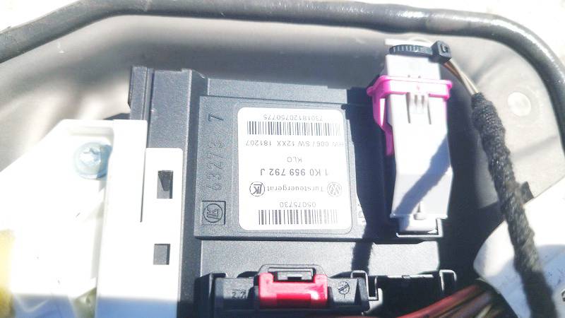 1K0959792J Volkswagen Golf Plus 2006 Window Motor - FRONT RIGHT - Thumbnail 2