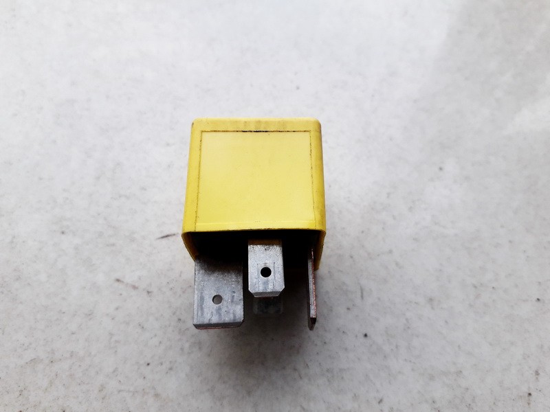 90226846 V23134J52X369 Relay module Opel Meriva 2004 1.7L