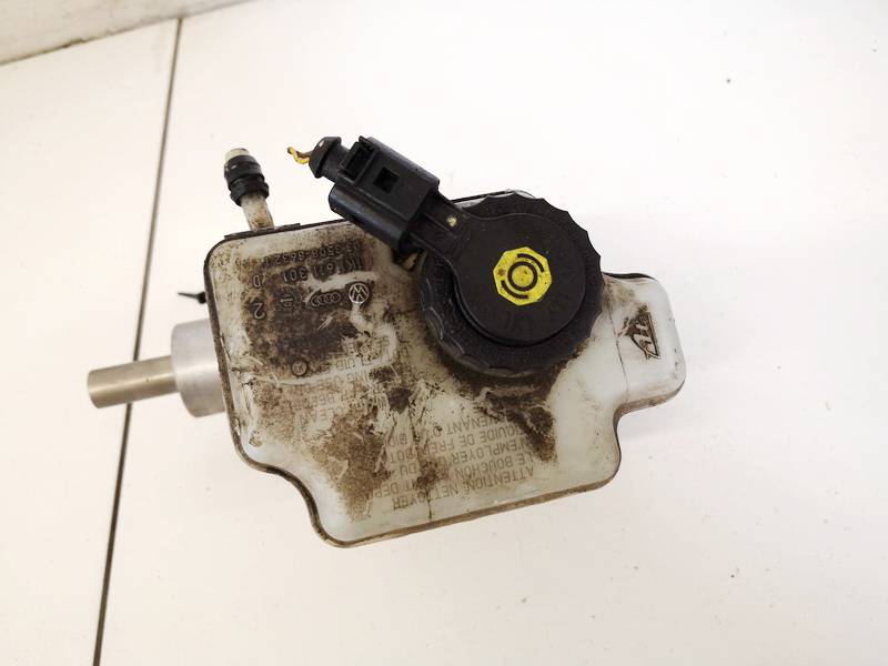 1K1611301D Skoda Octavia 2009 Brake Master Cylinder Reservoir