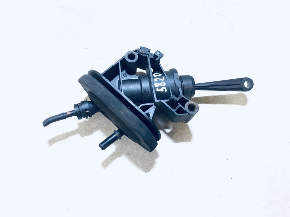 d65141990a d65141990a Master clutch cylinder Ford Fiesta 2009 1.2L