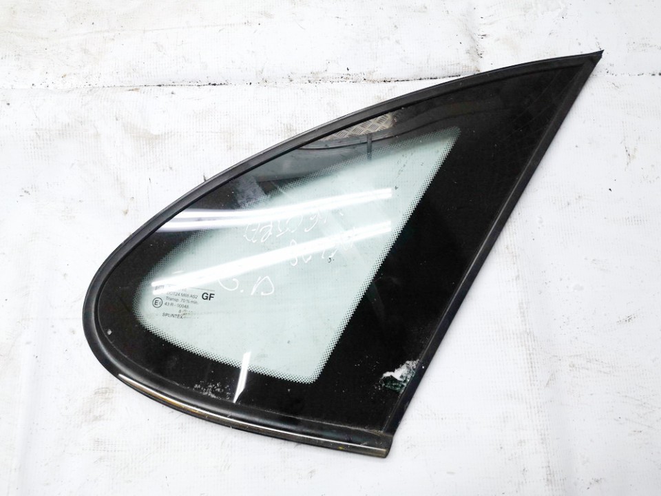 Opel Vectra 1999 Стекло неподвижное задней правый