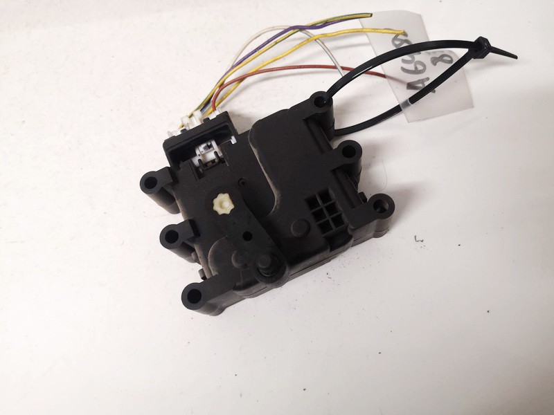 Mazda 6 2004 Heater Vent Flap Control Actuator Motor - Thumbnail 3