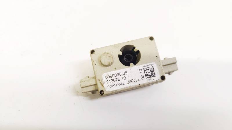 699009005 BMW 3-Series 2005 Pystyantennivahvistin