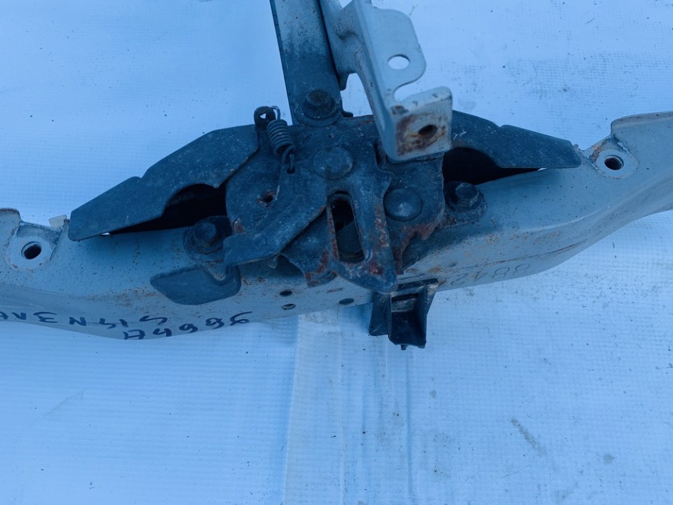 Toyota Avensis 2005 Zamek maski