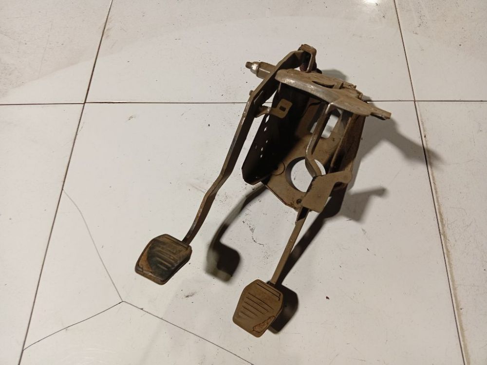 Ford Transit 2011 Pedał hamulca