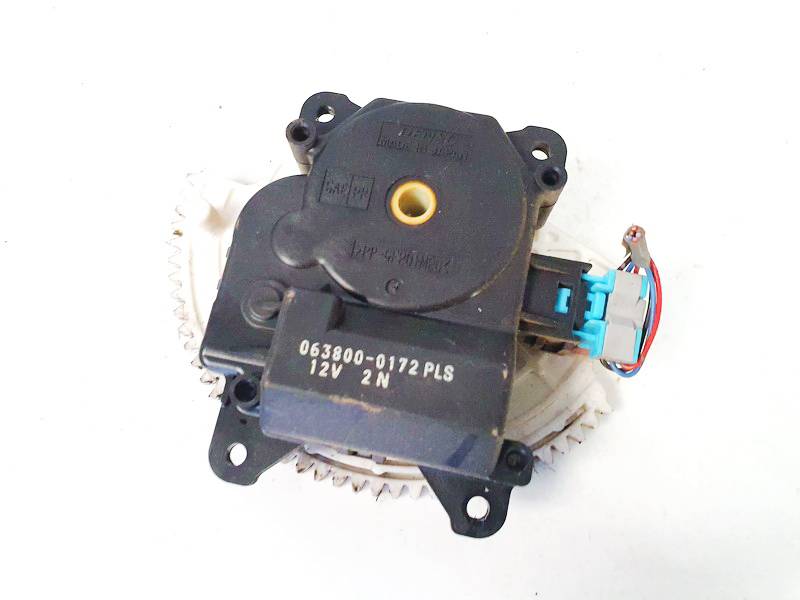 0638000172 Toyota RAV-4 2011 Heater Vent Flap Control Actuator Motor - Thumbnail 2