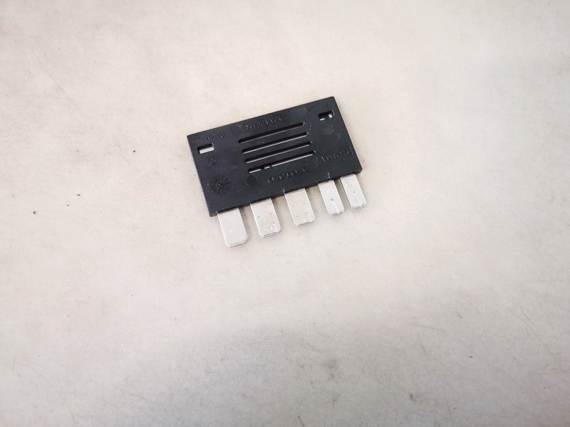 9442190a used Fuses Volvo S60 2001 2.4L EIS01420636 Used Auto Parts