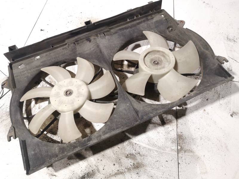Toyota Corolla 2004 Dyfuzor (wentylator chłodnicy)