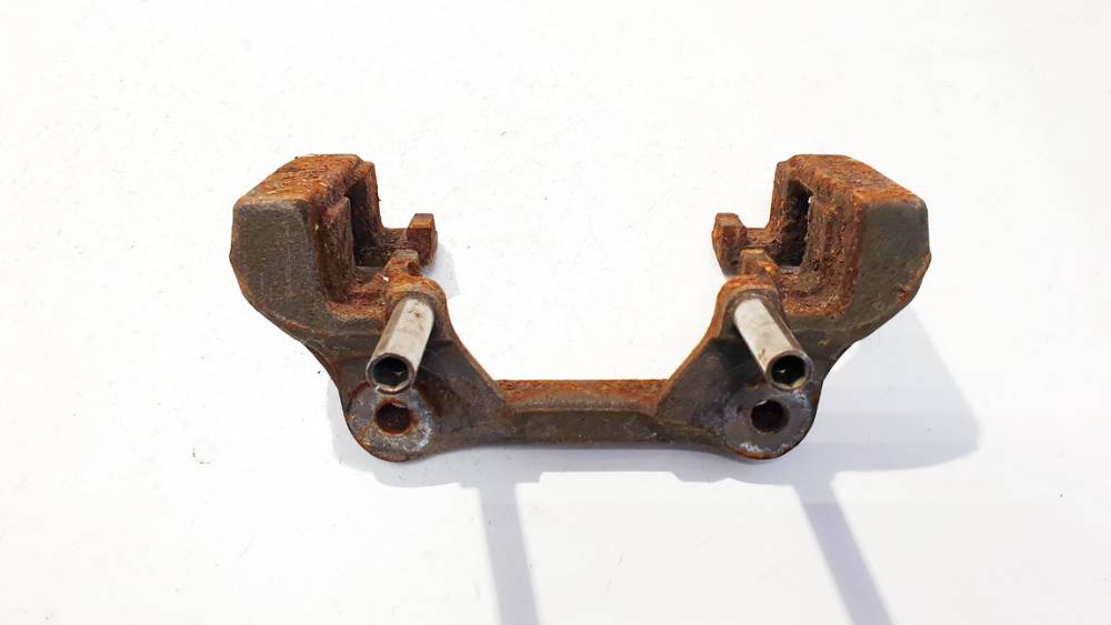 775926 BMW 3-Series 2016 Bremžu suporta skava  - PRIEKŠA PA KREISI