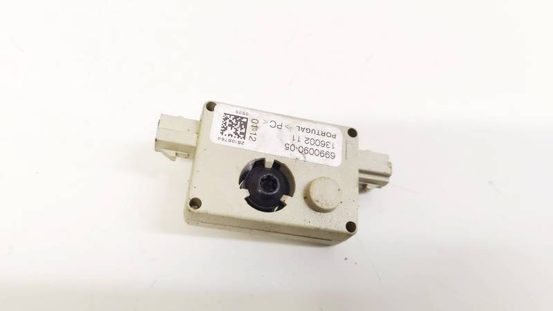 699009005 BMW 3-Series 2005 Pystyantennivahvistin