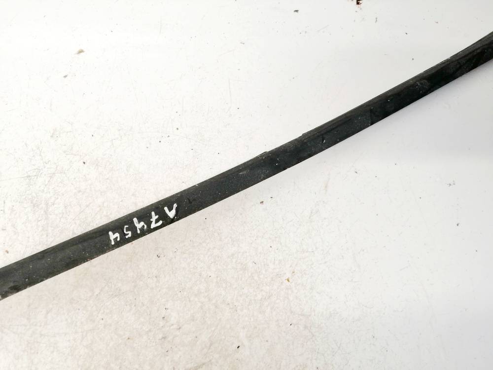 BMW 3-Series 2002 Listwa szyby drzwi - TYLNE PRAWE - Thumbnail 3