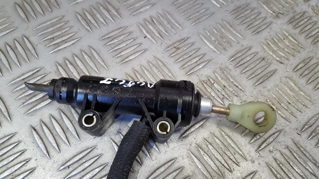 21526758822 BMW 1-Series 2005 Master clutch cylinder - Thumbnail 2