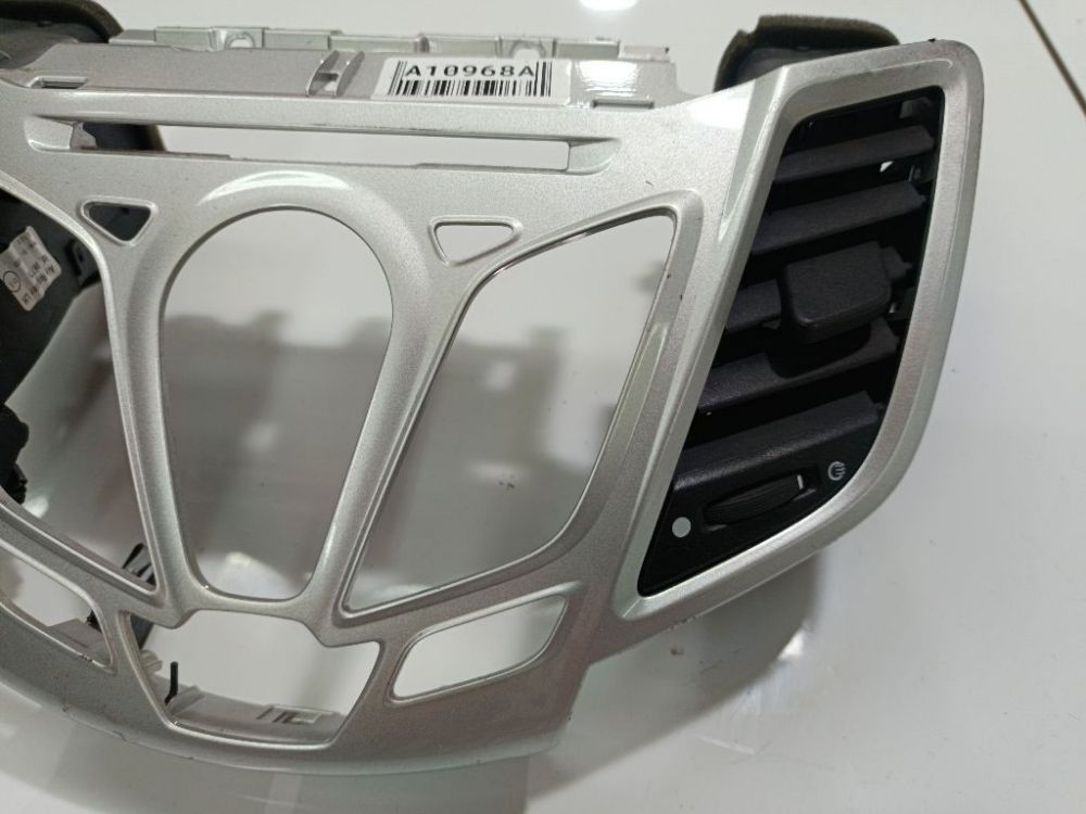 8A6118A802B3W Ford Fiesta 2009 Salona apdare (plastmasas) - Thumbnail 3