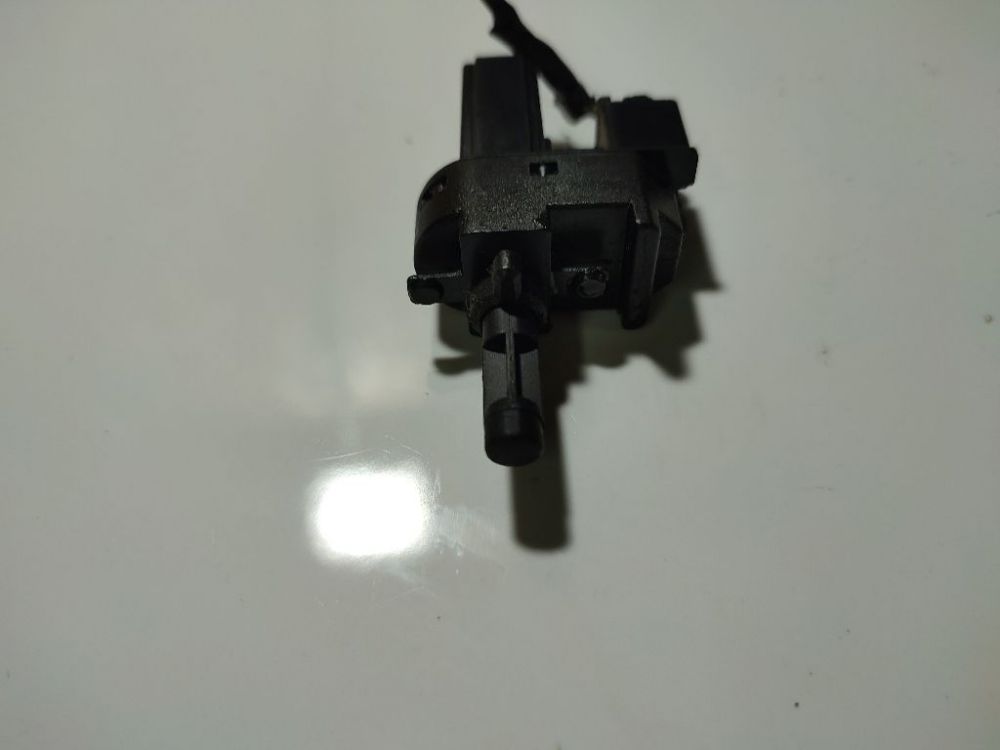 4M5T7C634AA Ford C-MAX 2008 Jarruvalojen anturi - Thumbnail 2