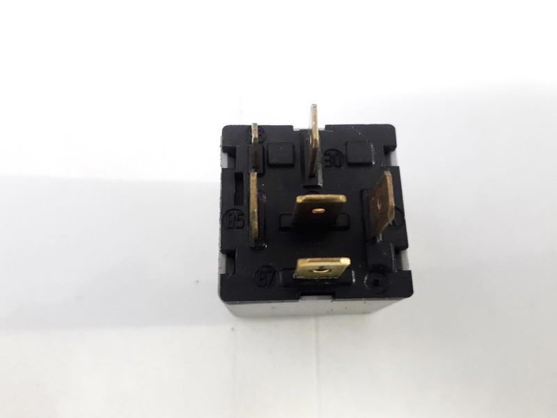24430433 000041797 Relay module Opel Meriva 2004 1.7L EIS00606393