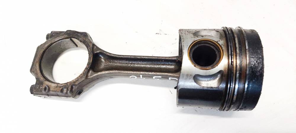 Volkswagen Passat 2003 Piston and Conrod (Connecting rod)