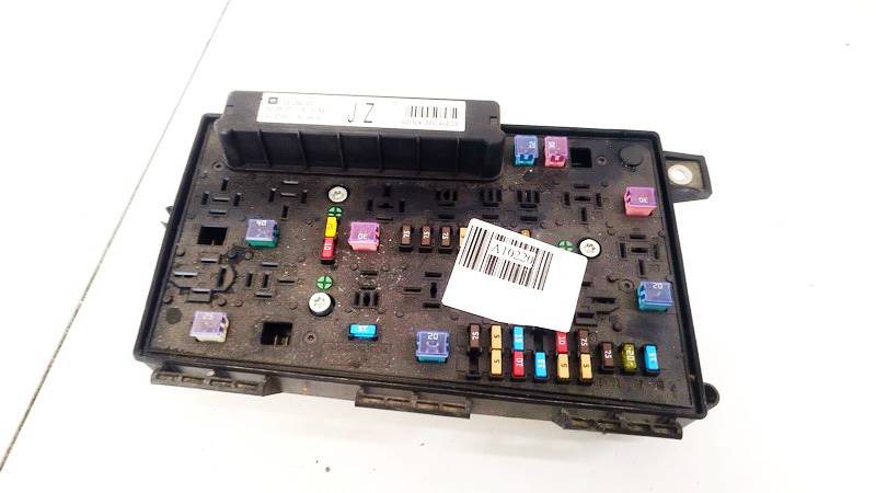 13250231 Opel Astra 2007 Boîte à fusibles