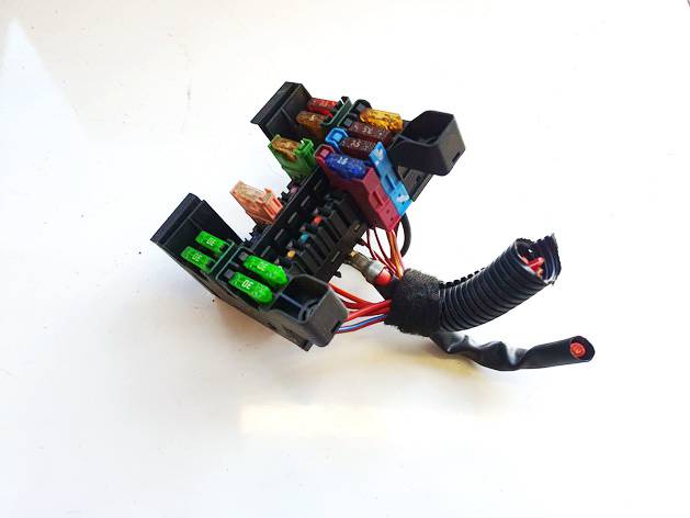 2115450301 Mercedes-Benz E-CLASS 2004 Fuse box