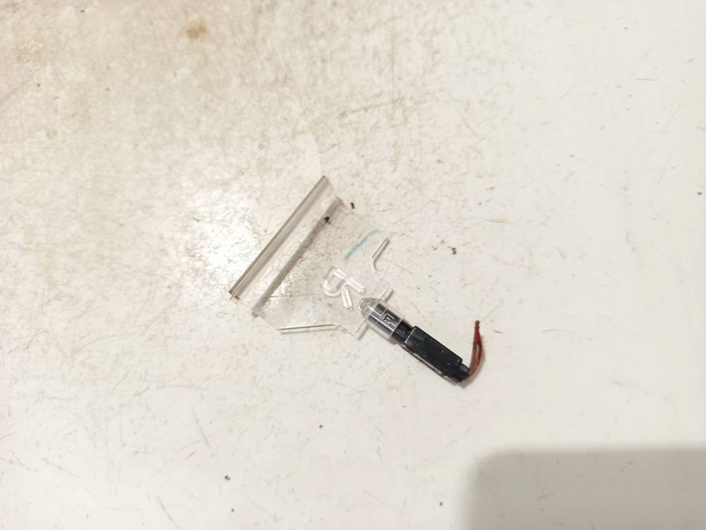 4B0919063A Audi A6 2002 Salono lemputė