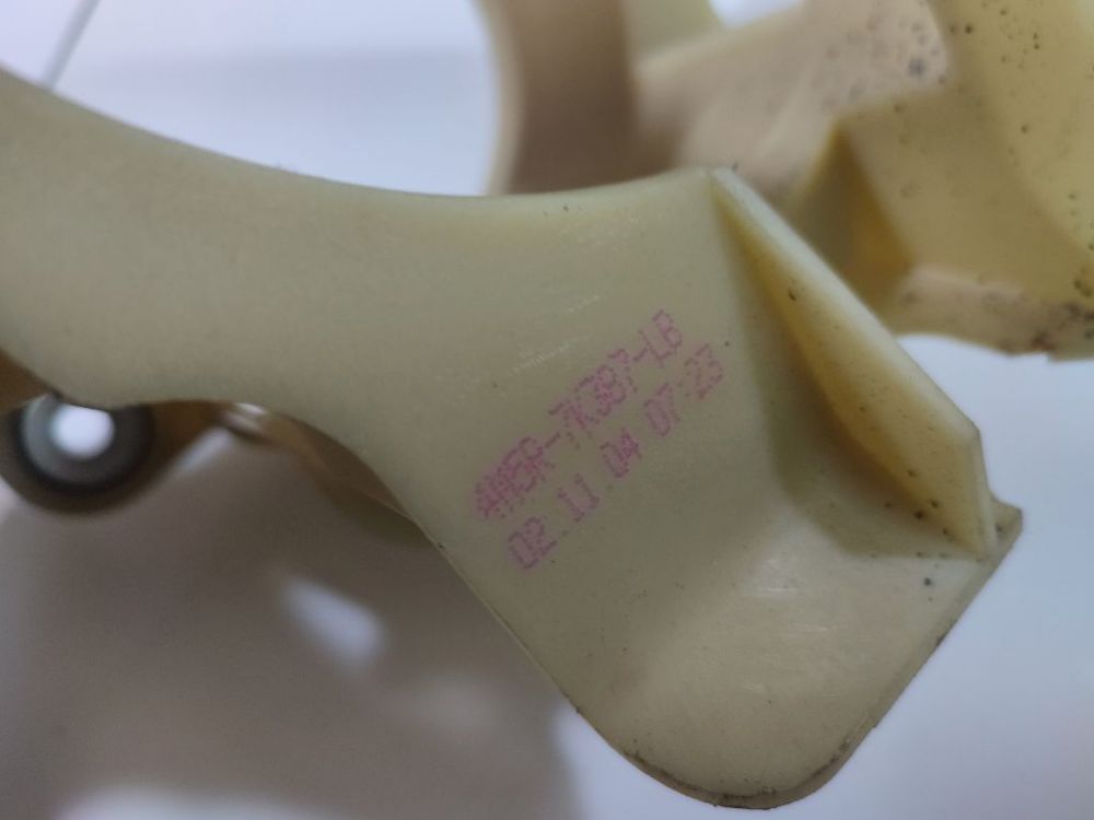 4M5R7K387LB Ford C-MAX 2004 Citi turētāji - Thumbnail 4