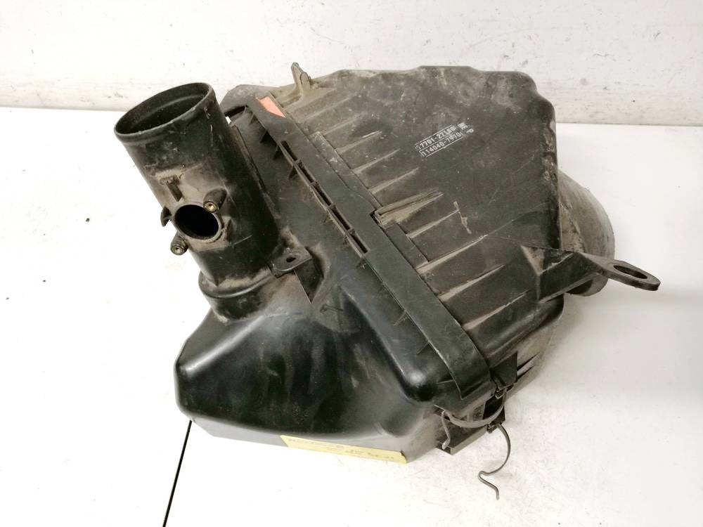 1770127180 Toyota Avensis Verso 2001 Air filter box