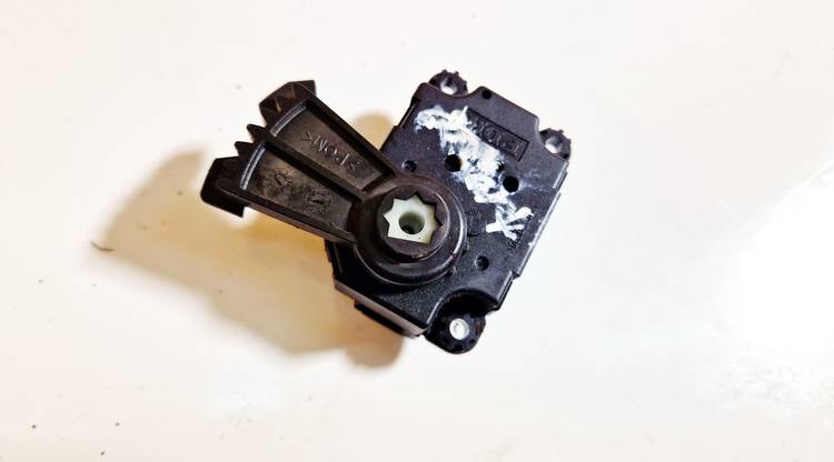 VHB3030003D Peugeot 308 2008 Heater Vent Flap Control Actuator Motor - Thumbnail 2
