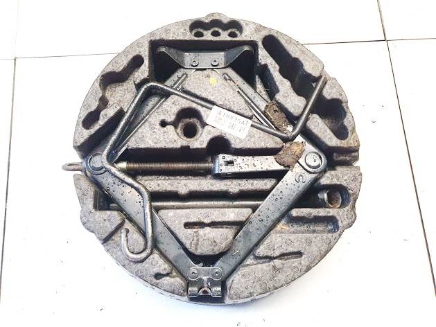 13162851 Opel Astra 2005 Tool kit