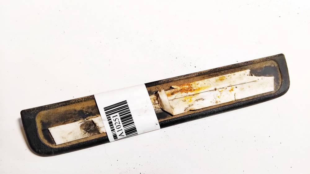 769B2AV710 Nissan Primera 2002 Interior door step trim - REAR RIGHT
