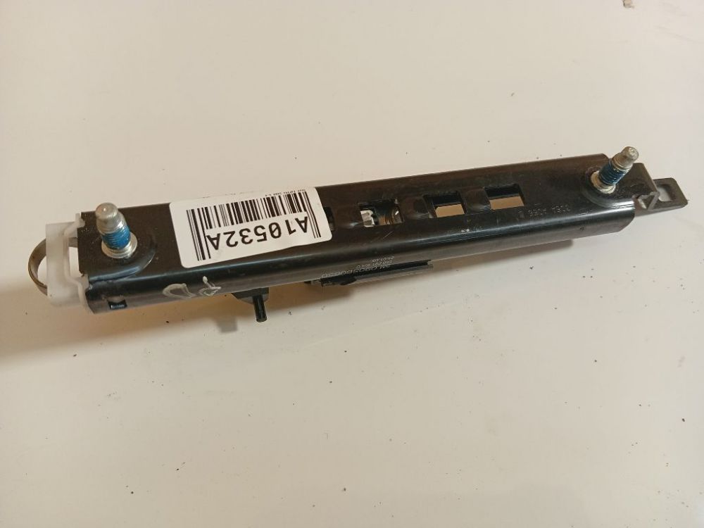 72513904B Opel Zafira 2003 Seat belt adjustment rail - FRONT RIGHT