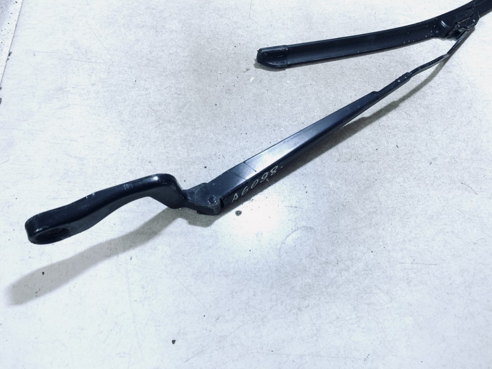 6Y1955409 Skoda Fabia 2001 Priekinio valytuvo svirtele (priekiniai valytuvas)